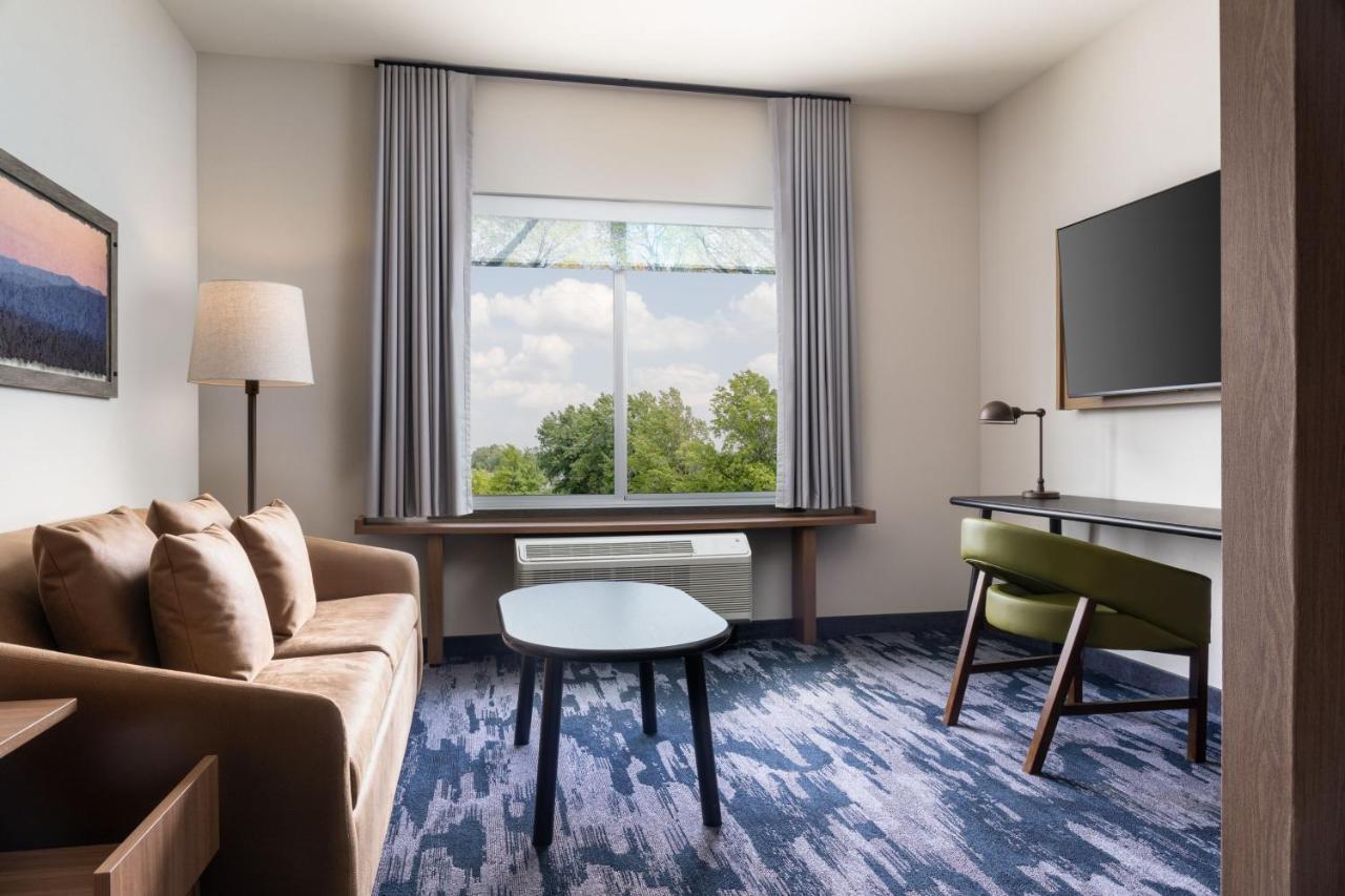 Fairfield Inn & Suites By Marriott Cleveland Tiedeman Road Brooklyn Екстериор снимка