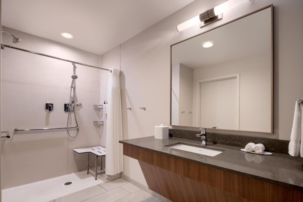 Fairfield Inn & Suites By Marriott Cleveland Tiedeman Road Brooklyn Екстериор снимка