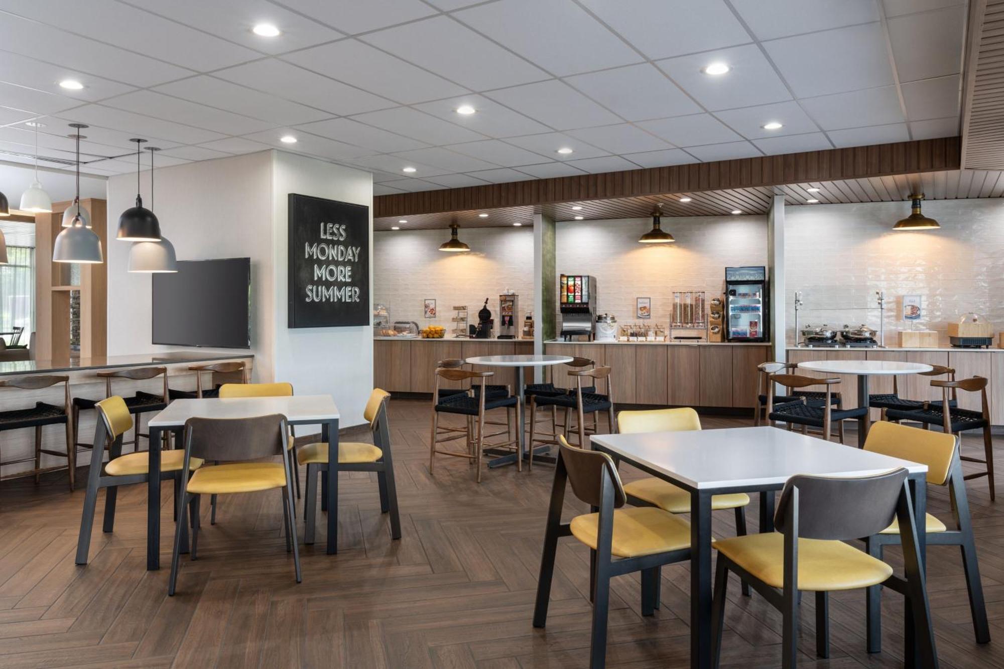 Fairfield Inn & Suites By Marriott Cleveland Tiedeman Road Brooklyn Екстериор снимка
